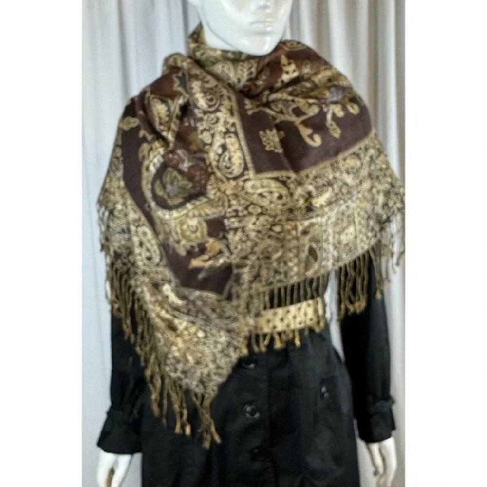 Collection Eighteen Brown Gold Paisley Metallic Pashmina Wrap Scarf Fringe 67-06